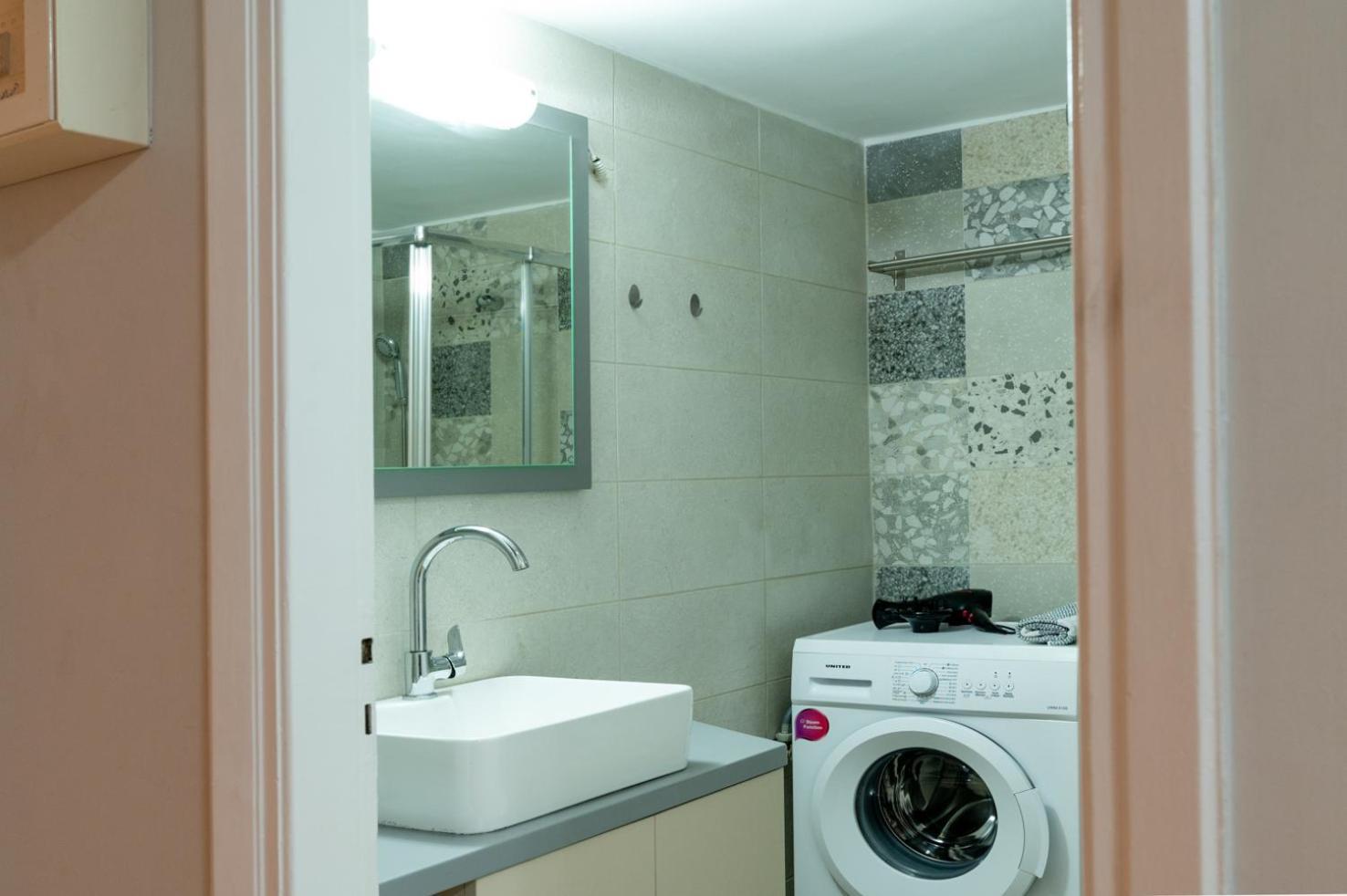 Entire Apt, 2 Bdrm, City Center Atény Exteriér fotografie